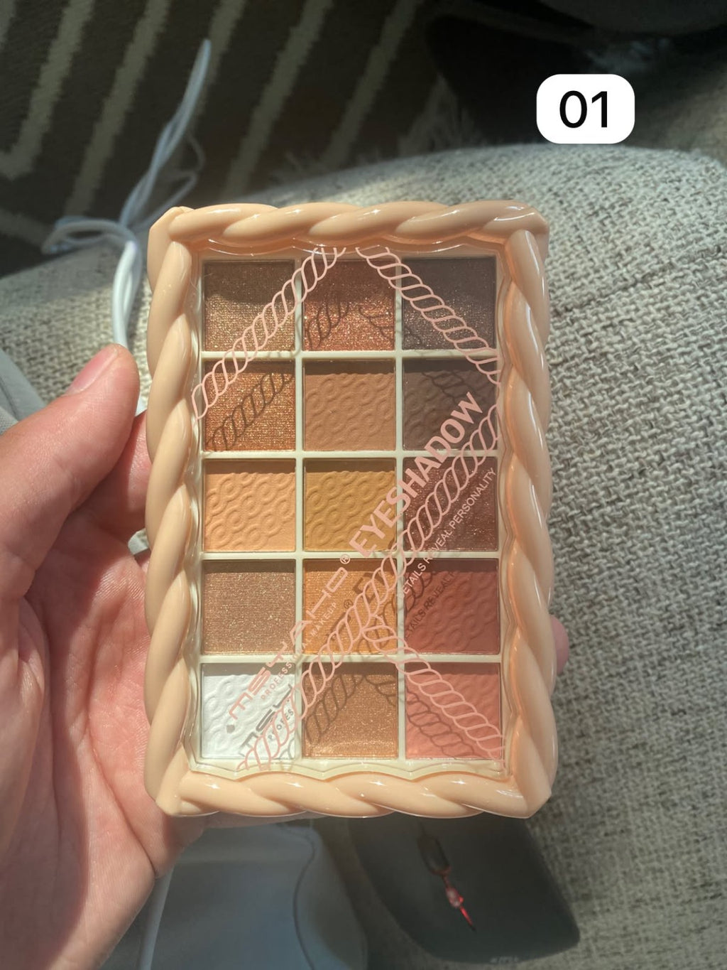 MSYAHO Eyeshadow Details Reveal Personality shade 01 reference photo